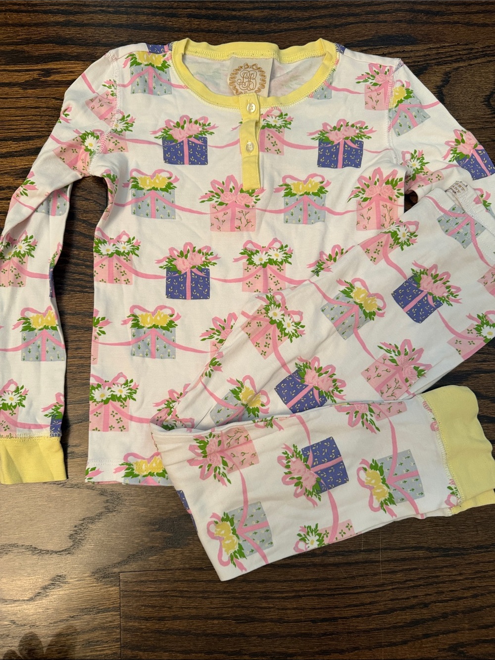 The Beaufort Bonnet Company Pink, Yellow & Purple Gift-Print Kids Pajama Set